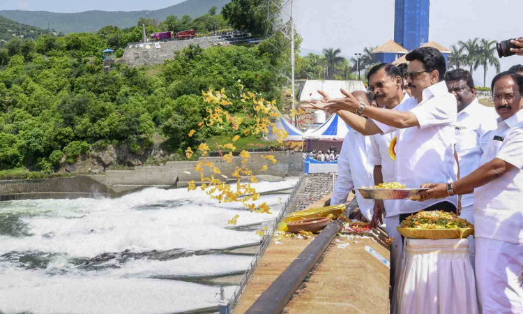CM Stalin opens Mettur dam sluices for ‘kuruvai’ cultivation CM Stalin opens Mettur dam sluices for ‘kuruvai’ cultivation