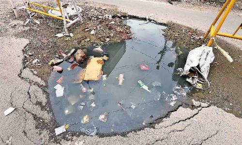 Debar Nagar in Vyasarpadi drowning in sewage overflow