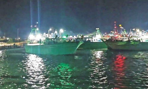 Thoothukudi fishermen return to sea after ban ends