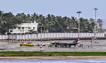British F-35B stealth fighter remains stranded at Thiruvananthapuram Airport