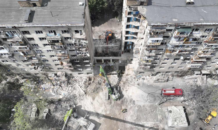 Kyiv rescuers find more bodies as death toll from latest Russian attack climbs to 28