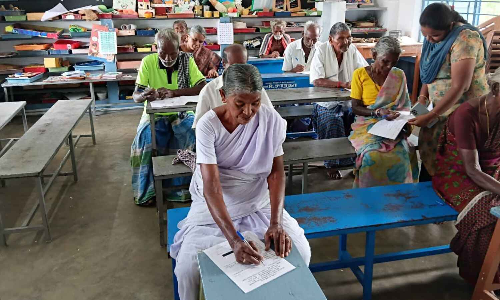 Tamil Nadu to beat deadline, achieve full literacy by 2025 end Tamil Nadu to beat deadline, achieve full literacy by 2025 end