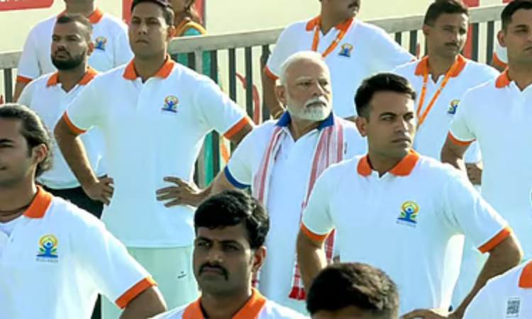 World going through tensions, Yoga gives direction of peace: PM Modi