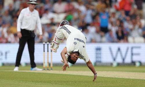 Pant goes past Dhoni for most Test tons by an Indian ’keeper