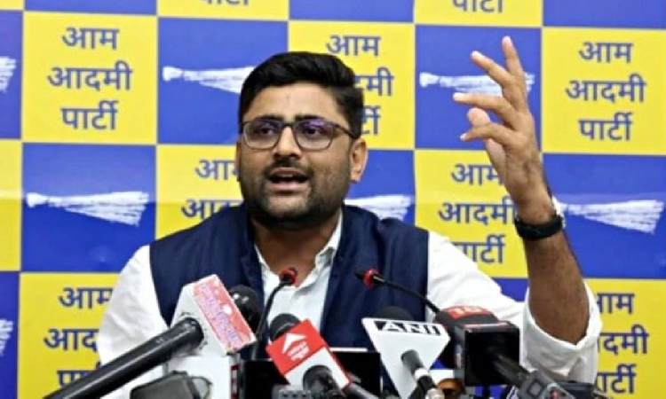 Assembly bypolls: AAP retains 2 seats in Punjab, Gujarat; Cong-led UDF wrests Nilambur from Left front in Kerala