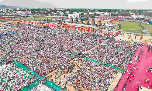 Hindu coalition attacks Dravidian icons at Madurai Murugan Manadu, AIADMK faces collateral damage