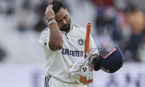 Pant reprimanded by ICC for showing dissent at umpires decision
