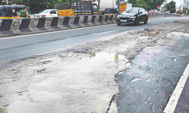 Chennai Citizen Connect: CMWSSB urged to arrest leakage of water on Velachery Bypass Road