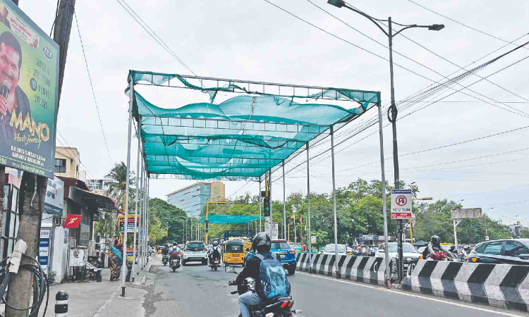 Chennai: Fixed to offer shade, nets at junctions pose threat to motorists