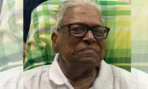 Veteran CPI(M) leader Achuthanandan remains critical in hospital