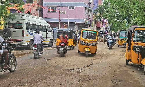 Chennai Citizen Connect: Damaged roads in Tondiarpet await restoration
