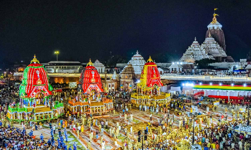 Day after stampede, thousands make beeline to have glimpse of sibling deities in Puri