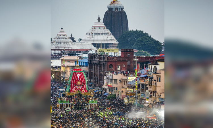 Day after beginning of Rath Yatra in Puri, chariots of deities reach aunts place Day after beginning of Rath Yatra in Puri, chariots of deities reach aunts place