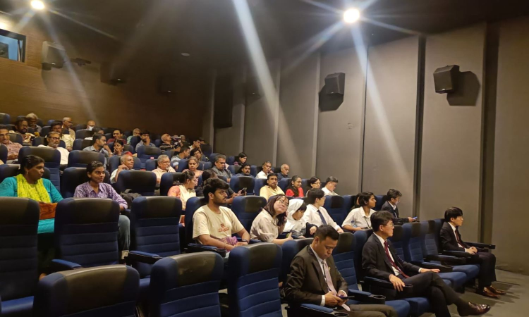 Global stories, local voices: Film clubs foster thoughtful cinema culture Global stories, local voices: Film clubs foster thoughtful cinema culture