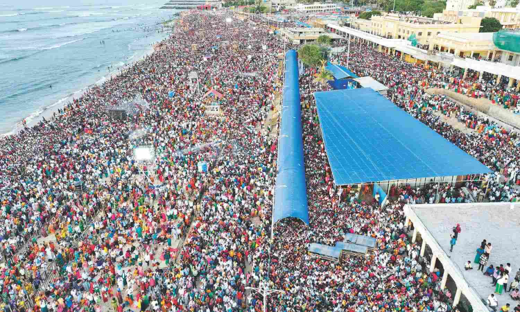 Lakhs witness Tiruchendur Temple consecration