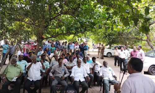 BSNL worker unions protest against stiff management across Tamil Nadu
