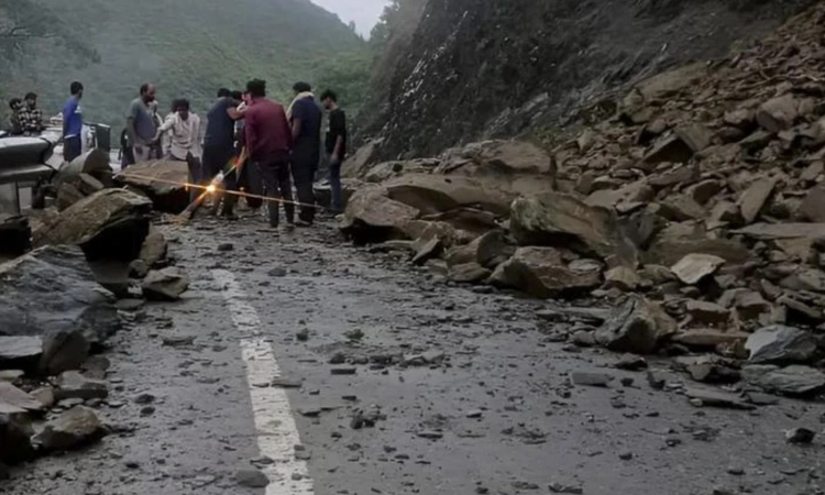 Devastating landslide wipes out village in Sudans Darfur, killing more than 1,000 people