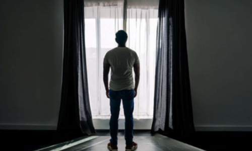 Smartphones before 13 may raise suicidal thoughts, aggression risk in youth: Study