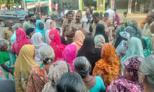 Madurai: 22-year-old PHC to be shifted, Melur residents go on protest