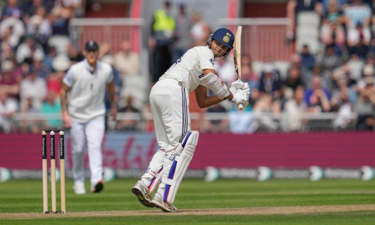 England opt to bowl against India in 4th Test; Kamboj makes debut