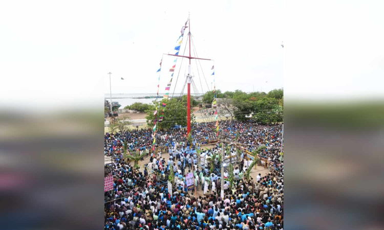 Thoothukudi: 443rd annual feast festival begins with flag hoisting Thoothukudi: 443rd annual feast festival begins with flag hoisting