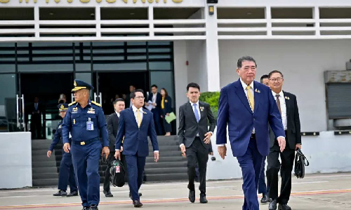 Cambodian, Thai leaders hold ceasefire talks in Malaysia as border violence enters fifth day Cambodian, Thai leaders hold ceasefire talks in Malaysia as border violence enters fifth day