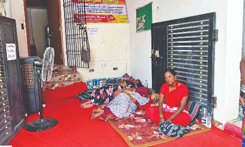 Five women cleanliness workers from NULM continue to fast for 4th day