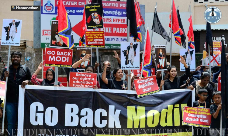 Congress functionaries from Tiruchy stage stir against PM Modi, arrested