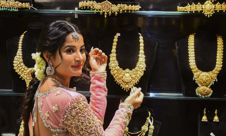 Gold and silver prices plunge again in Chennai on 21 November 2025; check the latest rates here