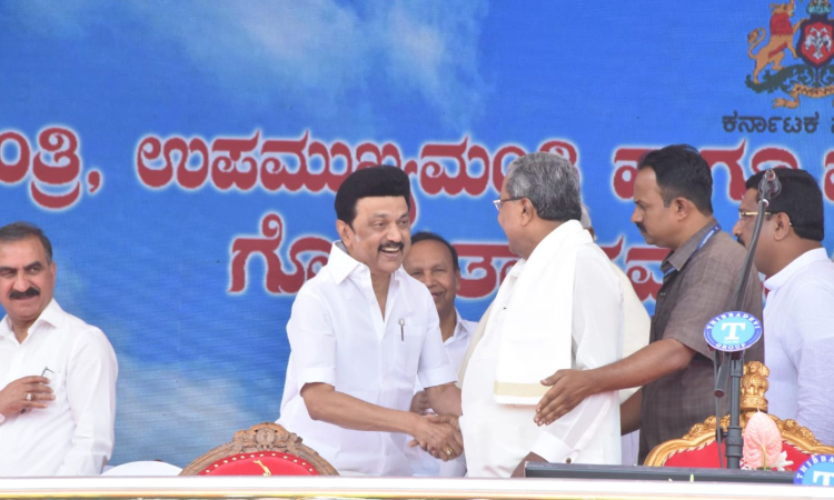 CM Stalin extends birthday greetings to Siddaramaiah, calls him strong defender of language rights