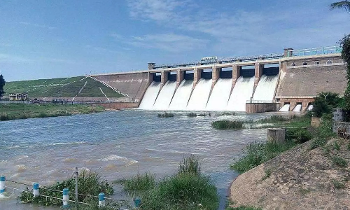 Flood warning issued in Theni as Vaigai dam nears maximum capacity Flood warning issued in Theni as Vaigai dam nears maximum capacity