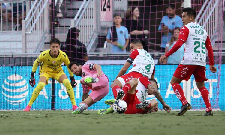 Messi suffers muscle injury in right leg, confirms Miami