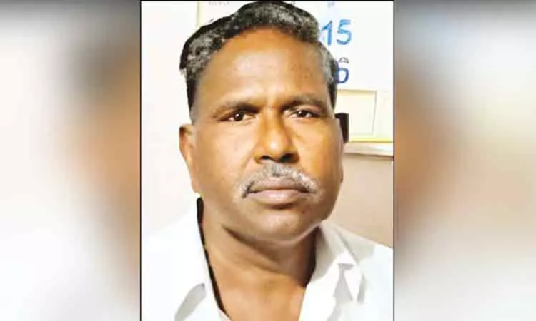 Former panchayat president kills self in Athipakkam, leaves behind suicide note about false allegations Former panchayat president kills self in Athipakkam, leaves behind suicide note about false allegations