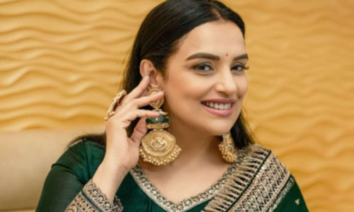 Kerala HC orders interim stay on proceedings in FIR against actor Shwetha Menon