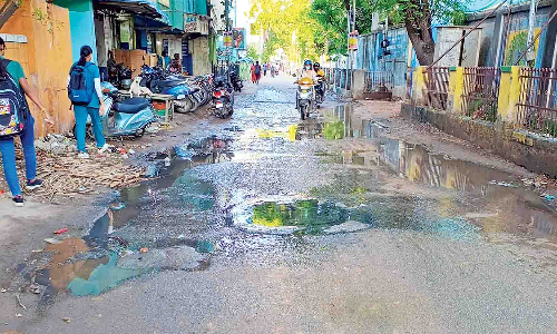 Fix sewage overflow on Kabilar St in Perambur, Residents urge CMWSSB Fix sewage overflow on Kabilar St in Perambur, Residents urge CMWSSB