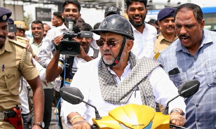 Traffic violation fine on two-wheeler ridden by Shivakumar cleared, says Bengaluru Traffic Police