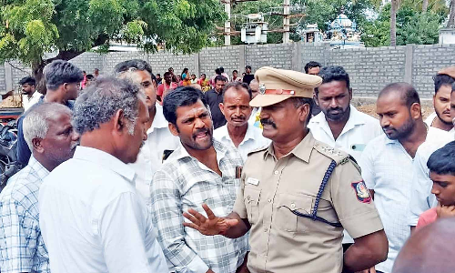 Karur ‘untouchability wall’ razed down after successful peace talks