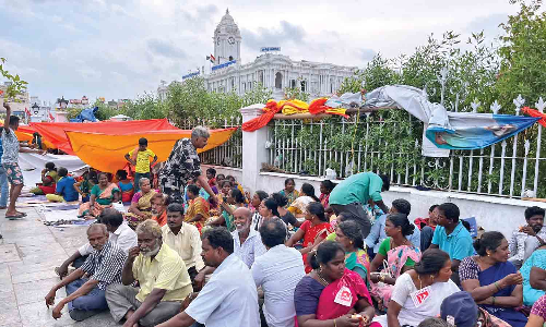 Start working with private contractors, or else: Chennai Corporation warns NULM workers Start working with private contractors, or else: Chennai Corporation warns NULM workers
