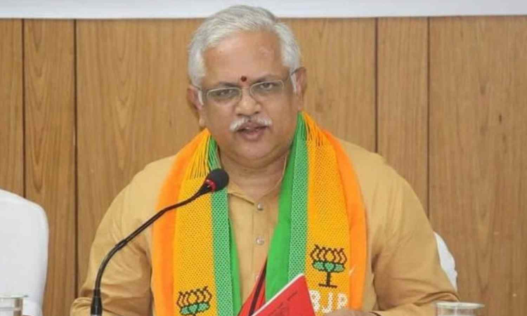 Don’t strain ties with AIADMK, be cordial with OPS: BL Santhosh to cadre Don’t strain ties with AIADMK, be cordial with OPS: BL Santhosh to cadre