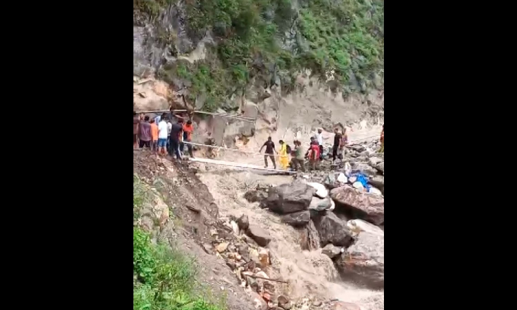 Massive cloudburst in J-Ks Kishtwar kills at least 46, 167 rescued so far Massive cloudburst in J-Ks Kishtwar kills at least 46, 167 rescued so far