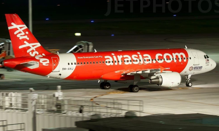 Bird strike forces Air Asia flight to make emergency landing in Chennai; All 190 safe Bird strike forces Air Asia flight to make emergency landing in Chennai; All 190 safe