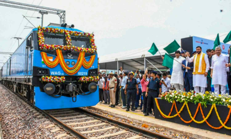 India’s logistics sector to clock 10.7 pc growth till 2026, create millions of jobs: Centre