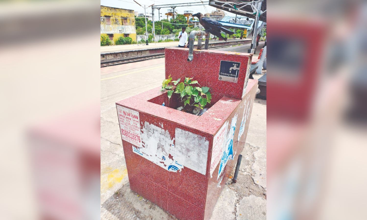 Chennai Citizen Connect: Dry taps, non-functional water kiosk stall in Chetpet railway station, invite ire Chennai Citizen Connect: Dry taps, non-functional water kiosk stall in Chetpet railway station, invite ire
