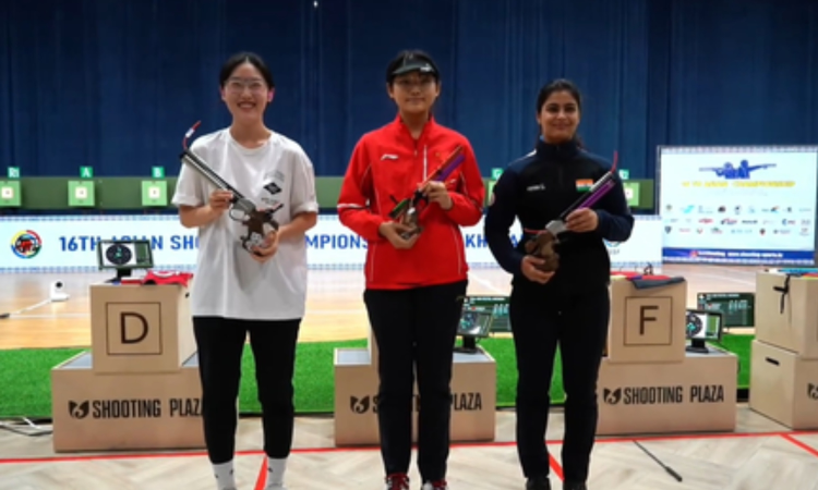 Manu Bhaker bags bronze in 10m air pistol at Asian Shooting Championship Manu Bhaker bags bronze in 10m air pistol at Asian Shooting Championship