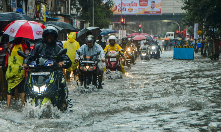 Mumbai receives nearly 300 mm rain; air, road, rail services hit; 500 evacuated after Mithi river level rises