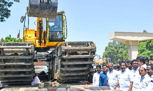 GCC begins dredging waterbodies with 3 excavators worth Rs 7.43 crore