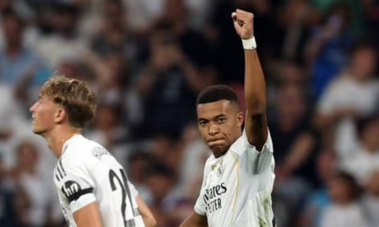Mbappé converts penalty kick as Real Madrid beats Osasuna 1-0 in Spanish league opener