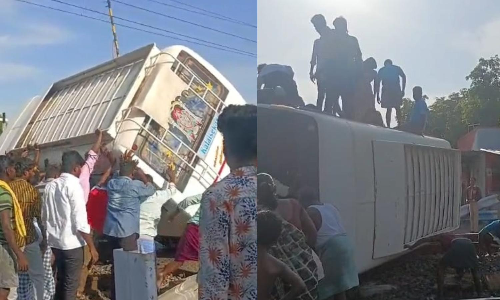 Driver’s negligence caused school van to overturn at Puvanur crossing in Cuddalore: SR
