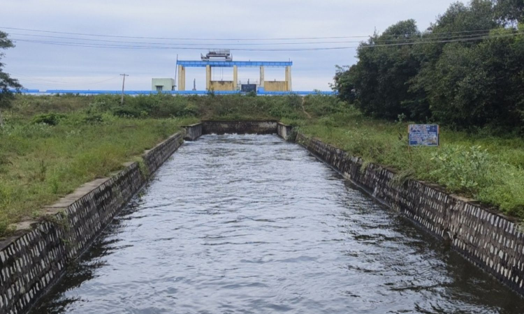 Water released from Poondi to Chembarakkam after repairs