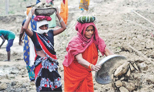 MGNREGS: Only 197 of 42L rural households got 100 person-days